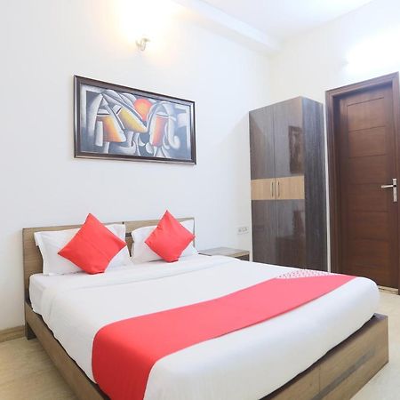 Oyo 72519 Meera Bhawan Otel Vrindāvan Dış mekan fotoğraf