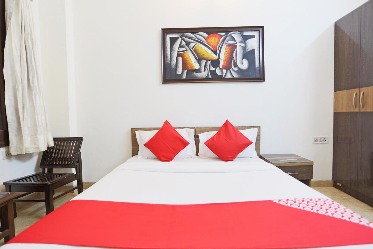 Oyo 72519 Meera Bhawan Otel Vrindāvan Dış mekan fotoğraf