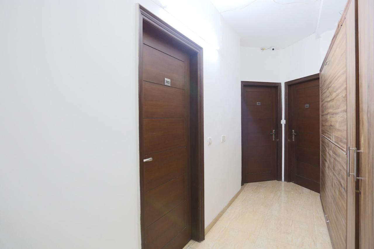 Oyo 72519 Meera Bhawan Otel Vrindāvan Dış mekan fotoğraf
