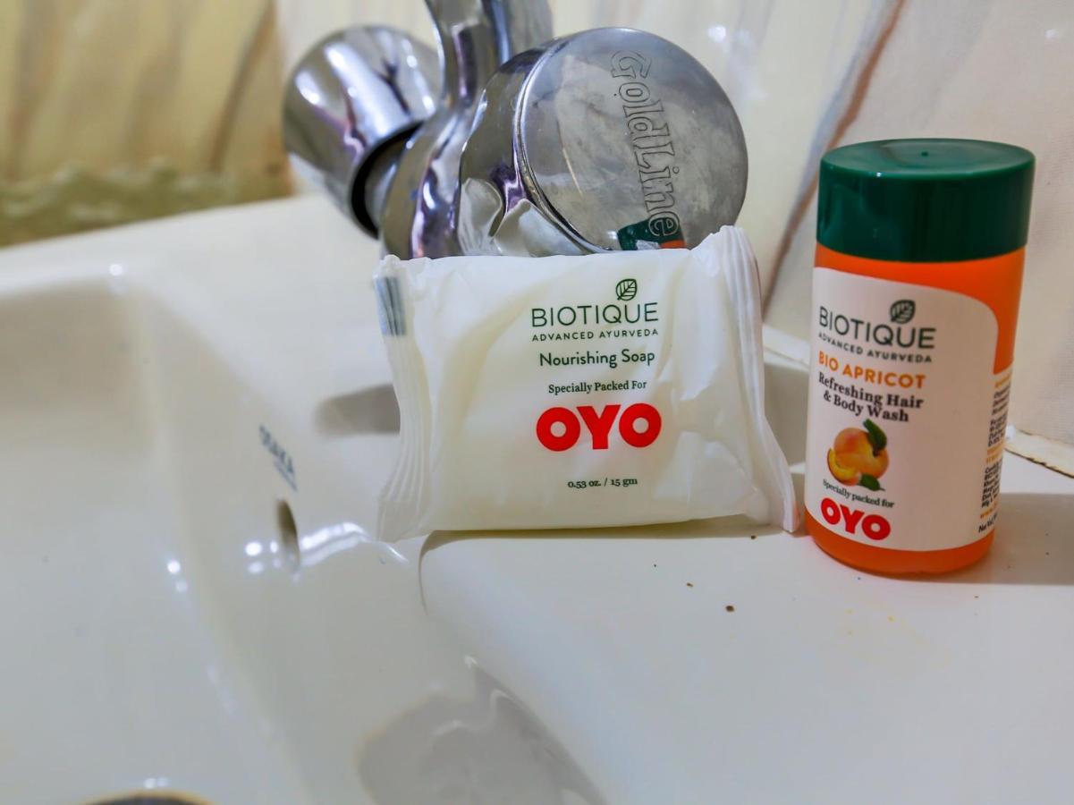 Oyo 72519 Meera Bhawan Otel Vrindāvan Dış mekan fotoğraf